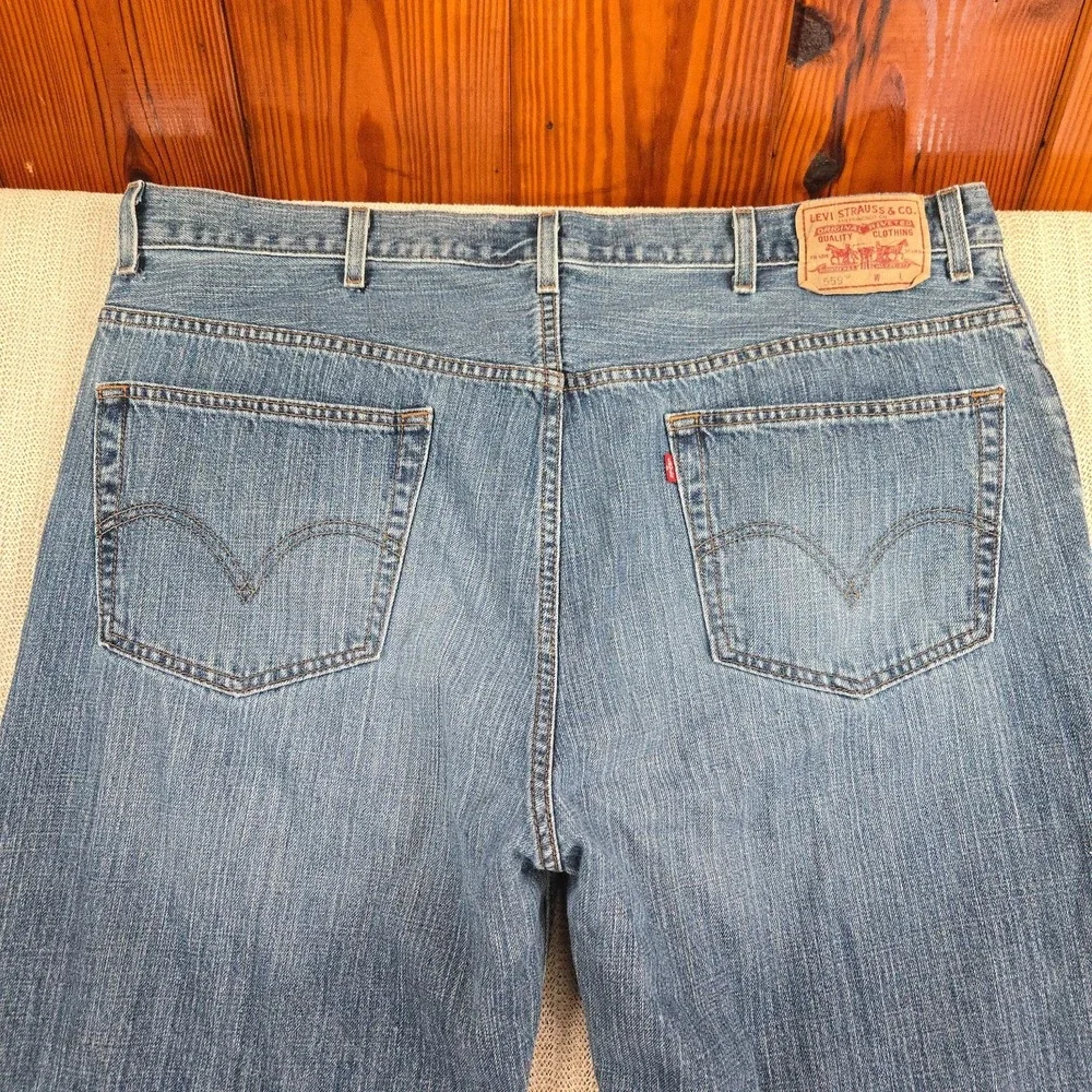 Levi's‎ 559 Jeans Mens 42x36 Blue Denim Relaxed Straight Leg Medium Wash